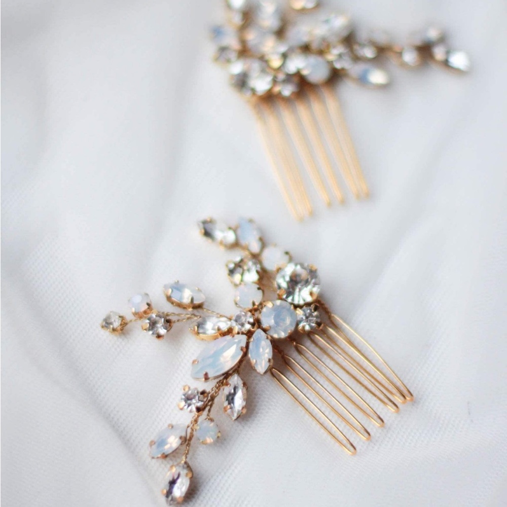 Opal rhinestone hair pin